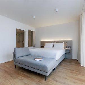 Deluxe King Studio